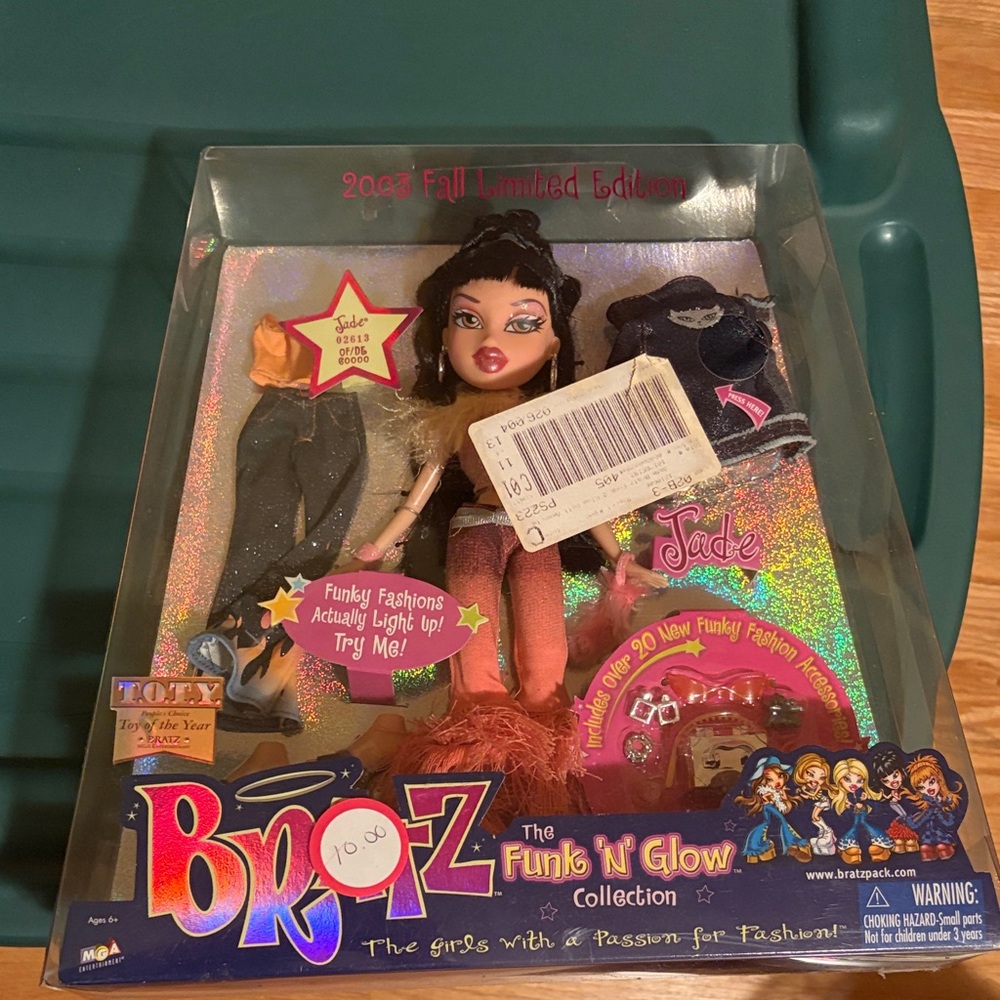 Bratz Funk N' Glow Jade Doll Set (Jade)